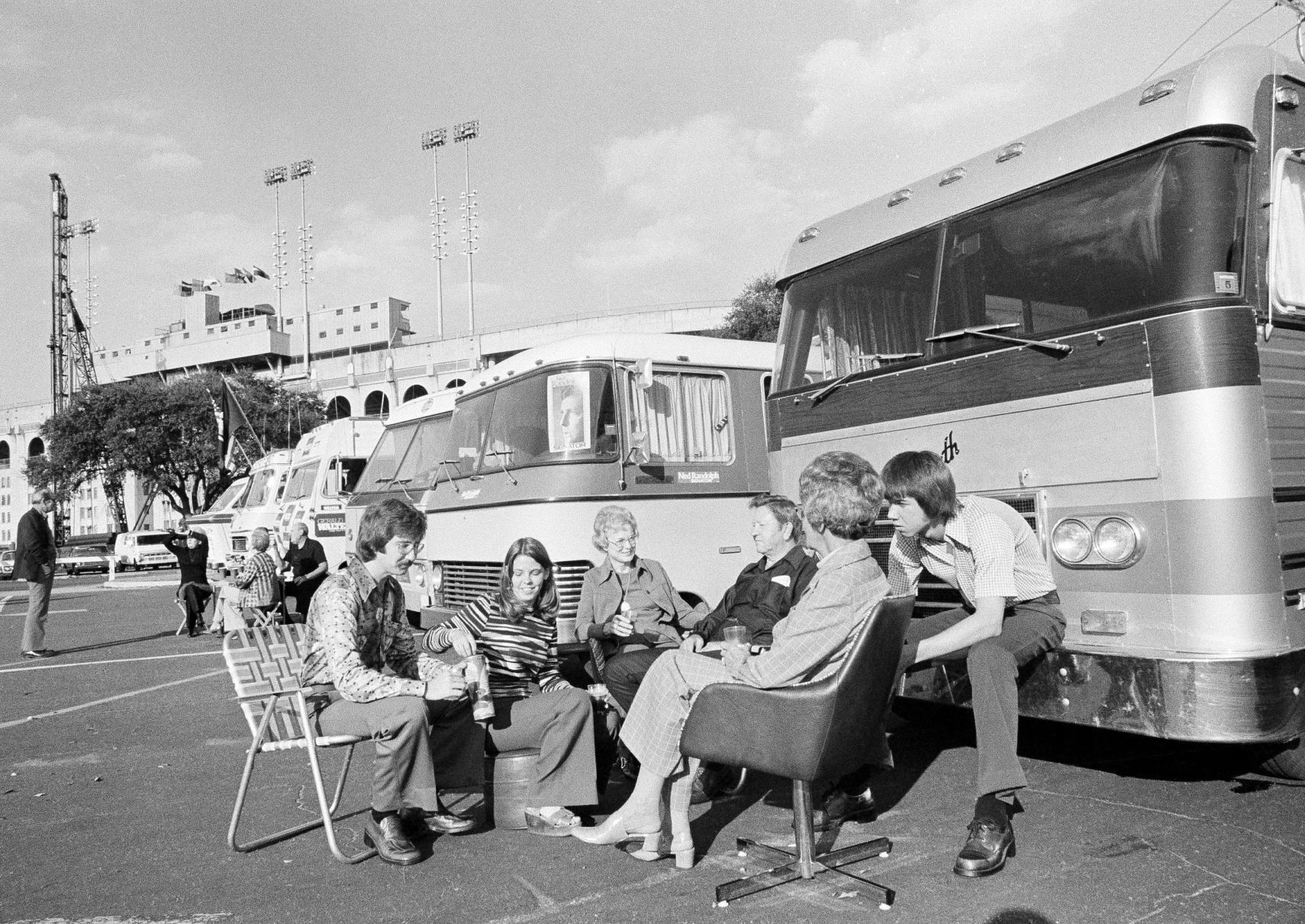 1975: Family Tailgating